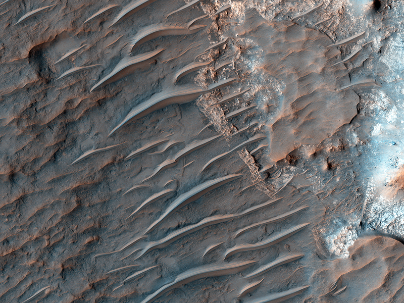 Illustration for article titled Nobody Knows How These Strange Ridges Appeared on Mars